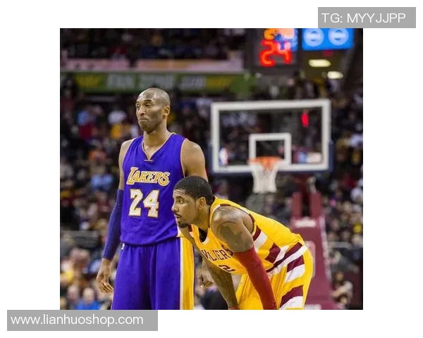 科比观看足球明星精彩瞬间分享他的独特见解与感受