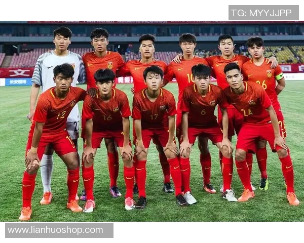 中国足球主教练的变迁与发展历程回顾及其对球队影响分析